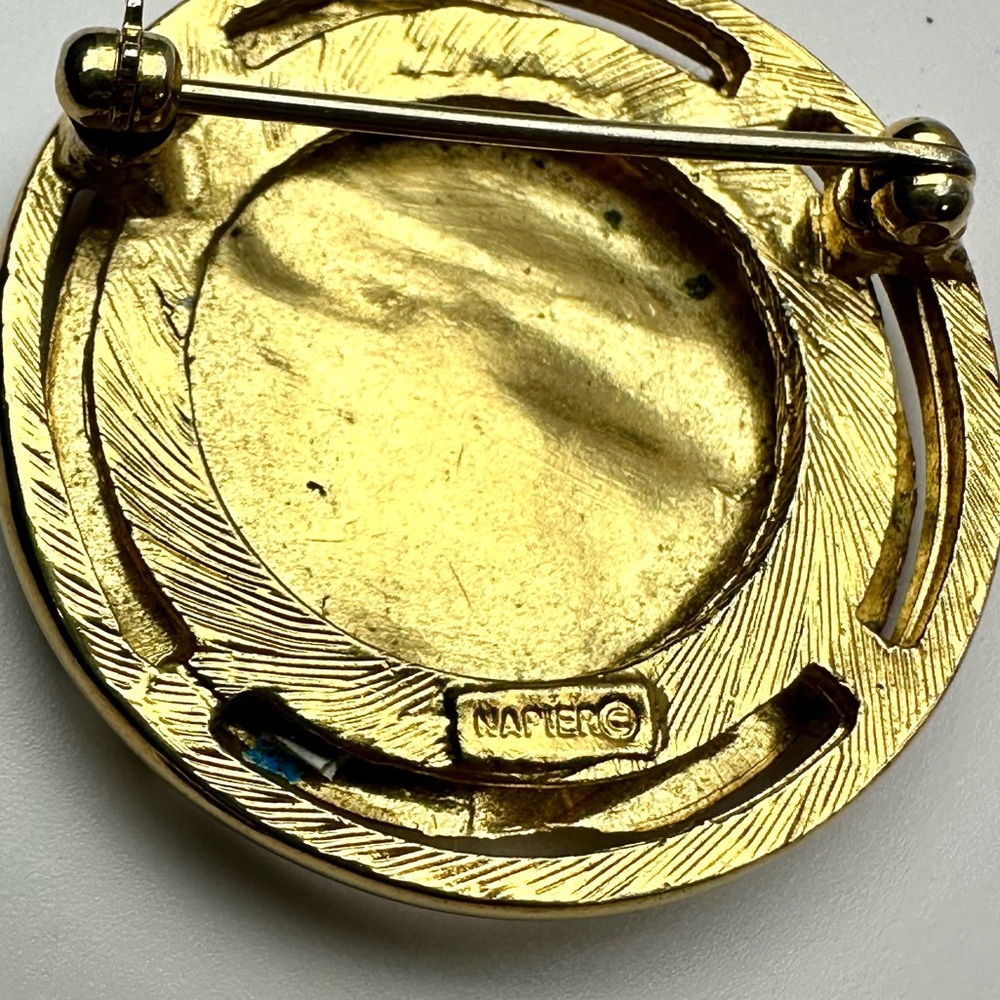 💛Vintage Napier 1980s Dionysos Coin Brooch - Picture 7 of 8